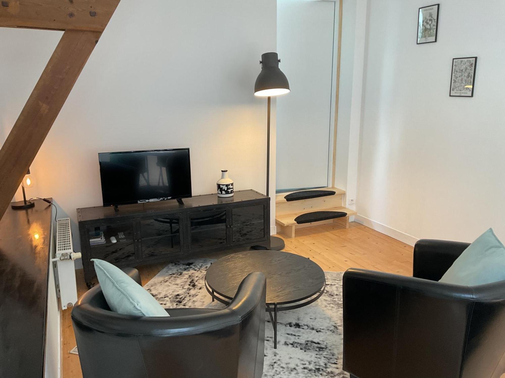 Charmant Gite Avec Exterieur Et Piscine Partagee Mespaul Extérieur photo