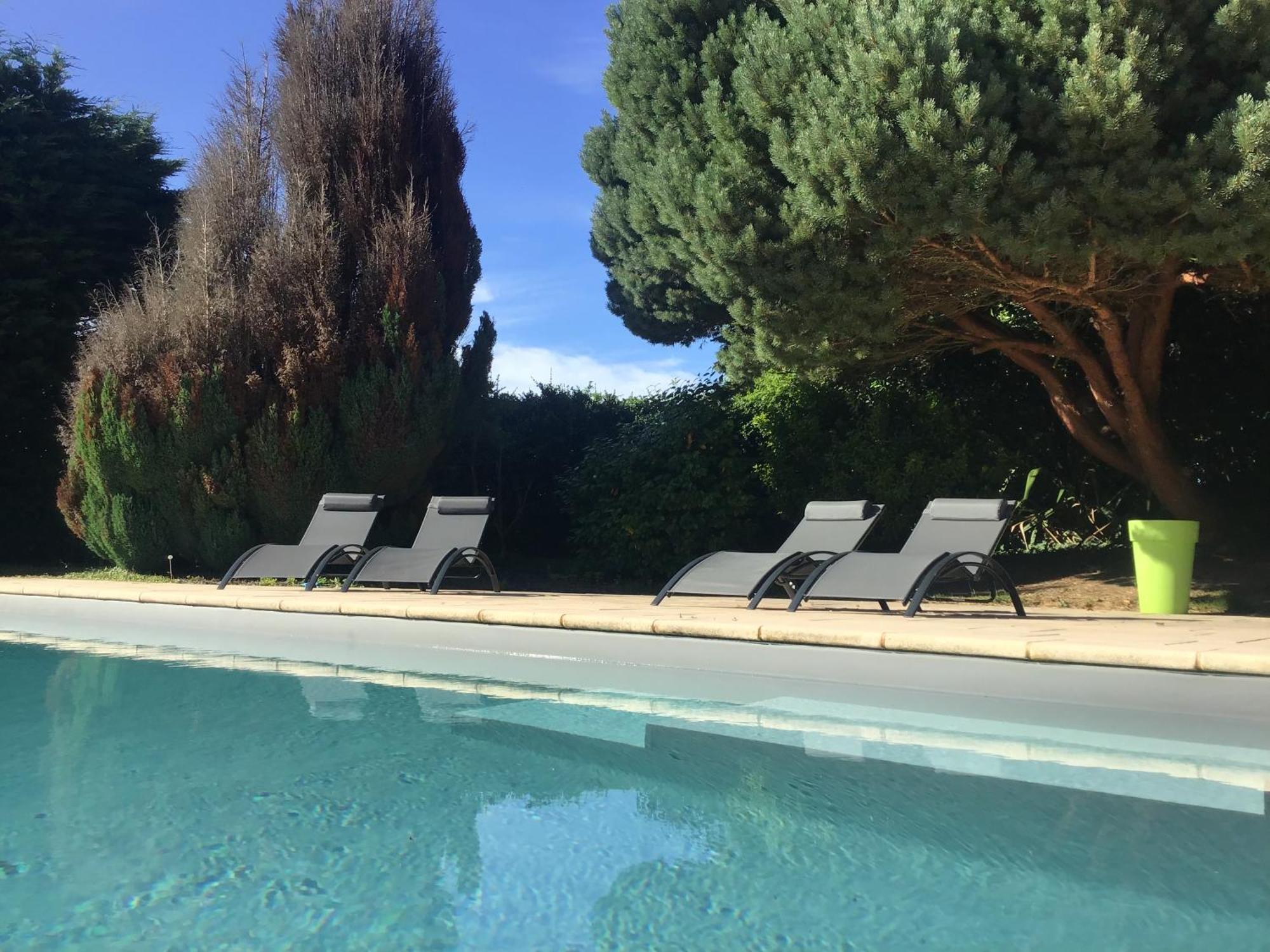 Charmant Gite Avec Exterieur Et Piscine Partagee Mespaul Extérieur photo