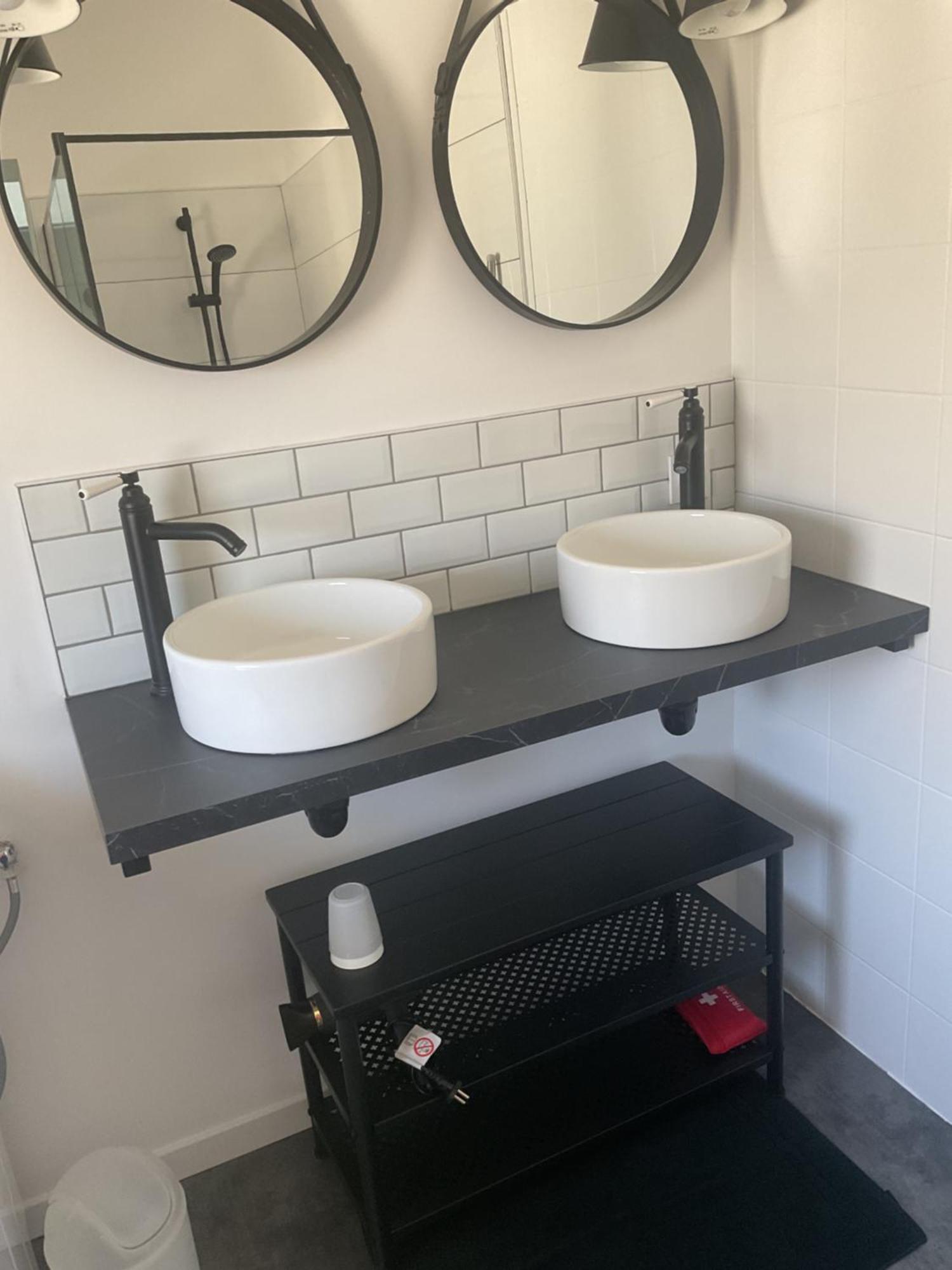 Charmant Gite Avec Exterieur Et Piscine Partagee Mespaul Extérieur photo